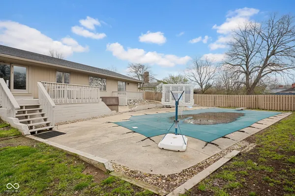 $459,900 | 3805 Lakeside Drive, Columbus, IN 47203