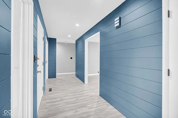 $459,900 | 3805 Lakeside Drive, Columbus, IN 47203