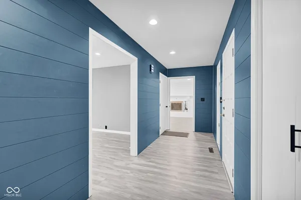 $459,900 | 3805 Lakeside Drive, Columbus, IN 47203