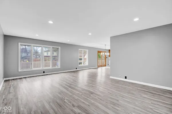 $459,900 | 3805 Lakeside Drive, Columbus, IN 47203