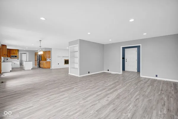 $459,900 | 3805 Lakeside Drive, Columbus, IN 47203