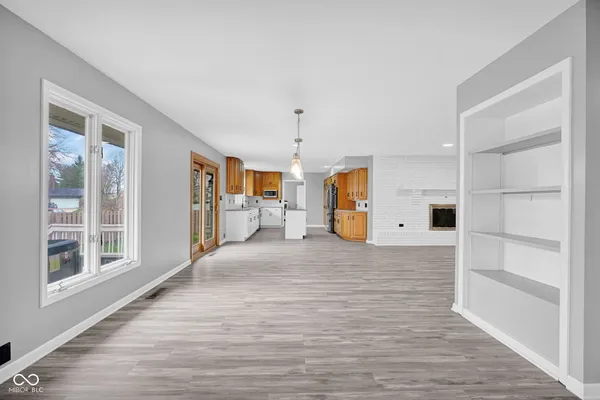 $459,900 | 3805 Lakeside Drive, Columbus, IN 47203