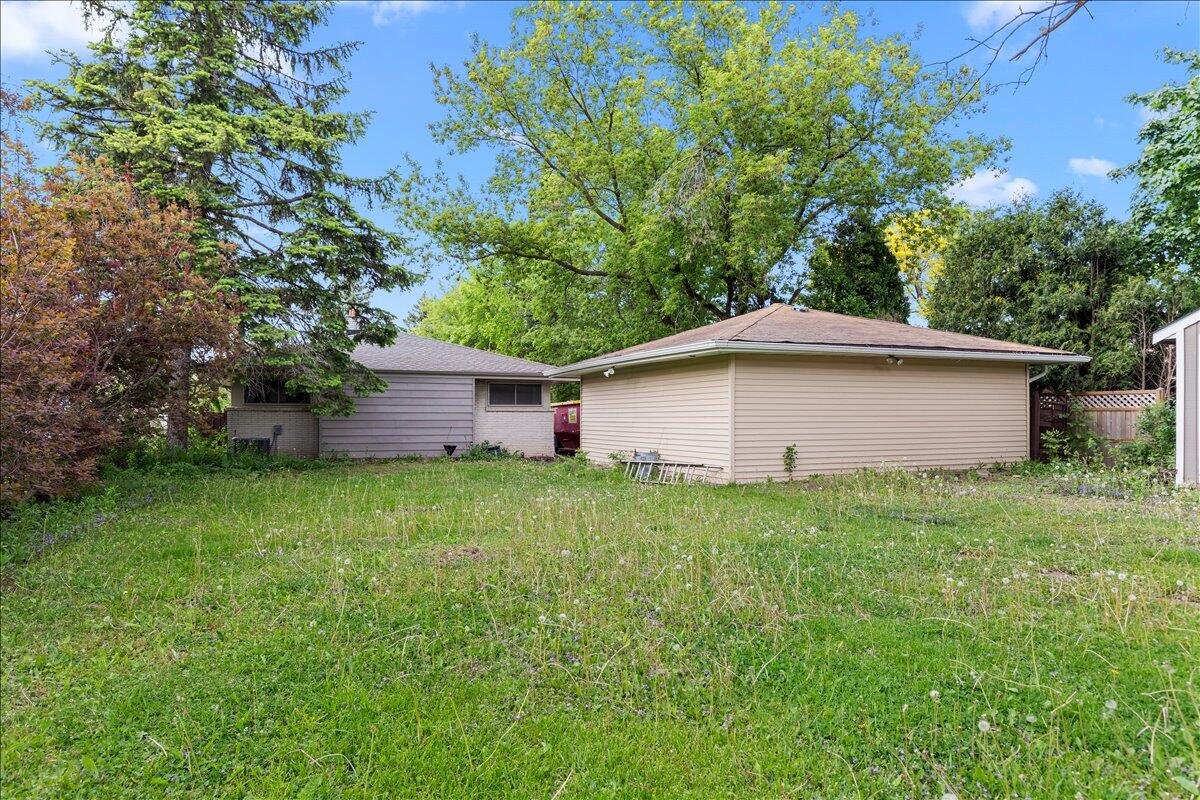 3223 West Cold Spring Road Greenfield, WI 53221 - Photo 27 of 35 30-Cold Spring-30