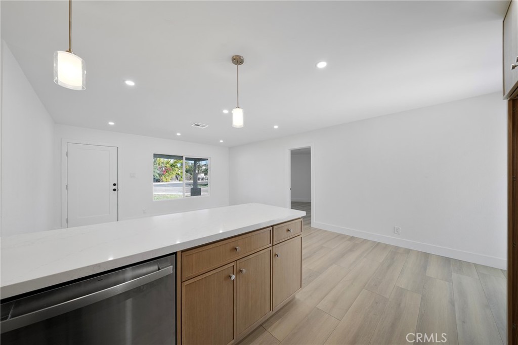 8326 Greenpoint Avenue Riverside, CA 92503 - Photo 11 of 29