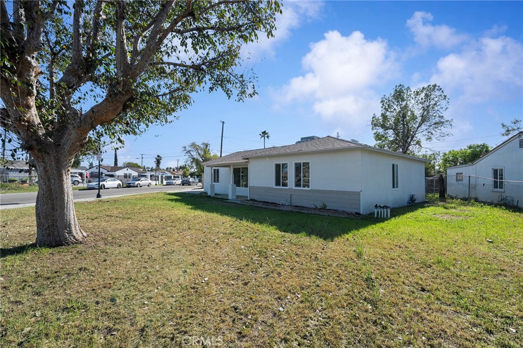 8326 Greenpoint Avenue Riverside, CA 92503 - Photo 3 of 29