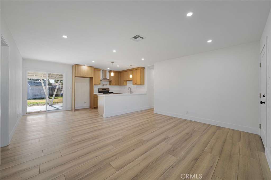 8326 Greenpoint Avenue Riverside, CA 92503 - Photo 5 of 29