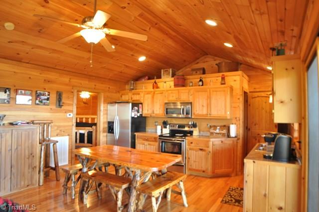 4811 Staghorn Road Purlear, NC 28665 - Photo 8 of 33