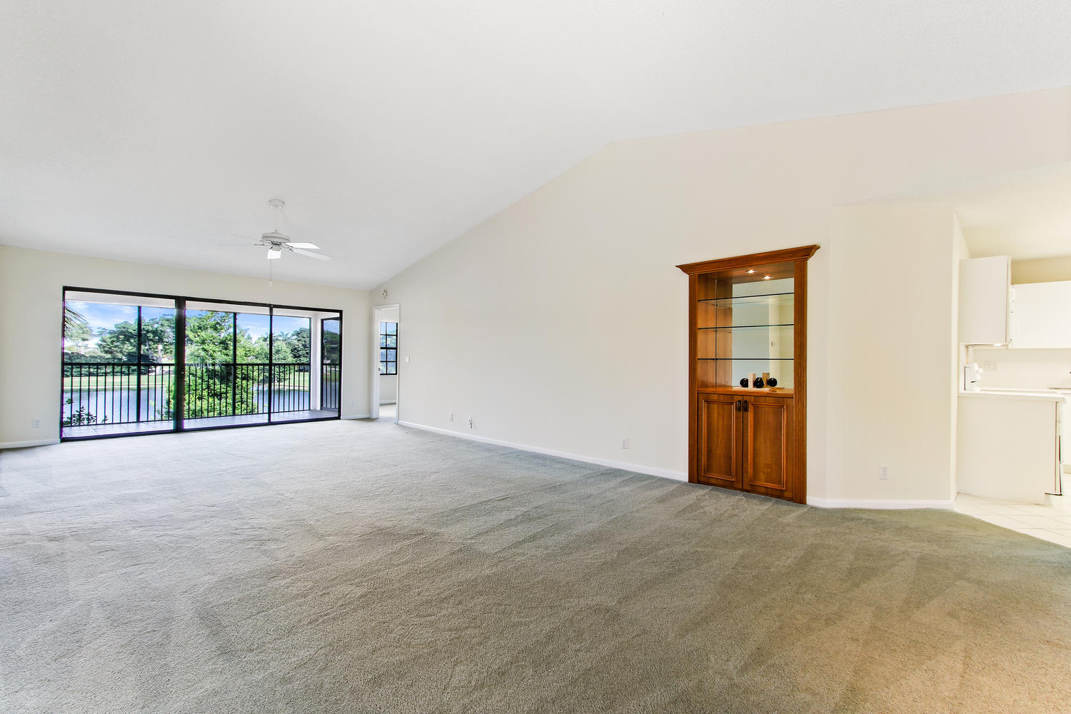 22751 Mandeville Place, Unit B Boca Raton, FL 33433 - Photo 4 of 20 Living room