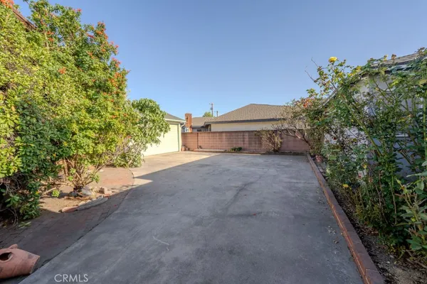 $770,000 | 10010 Lindale Street, Bellflower, CA 90706