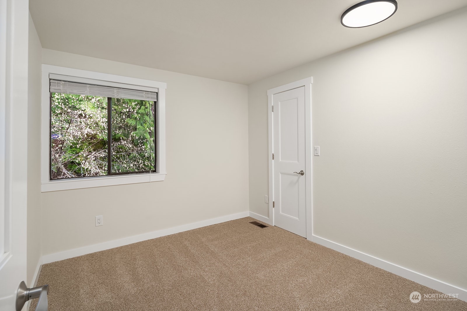 1110 Ridgewood Place Southwest Issaquah, WA 98027 - Photo 27 of 40