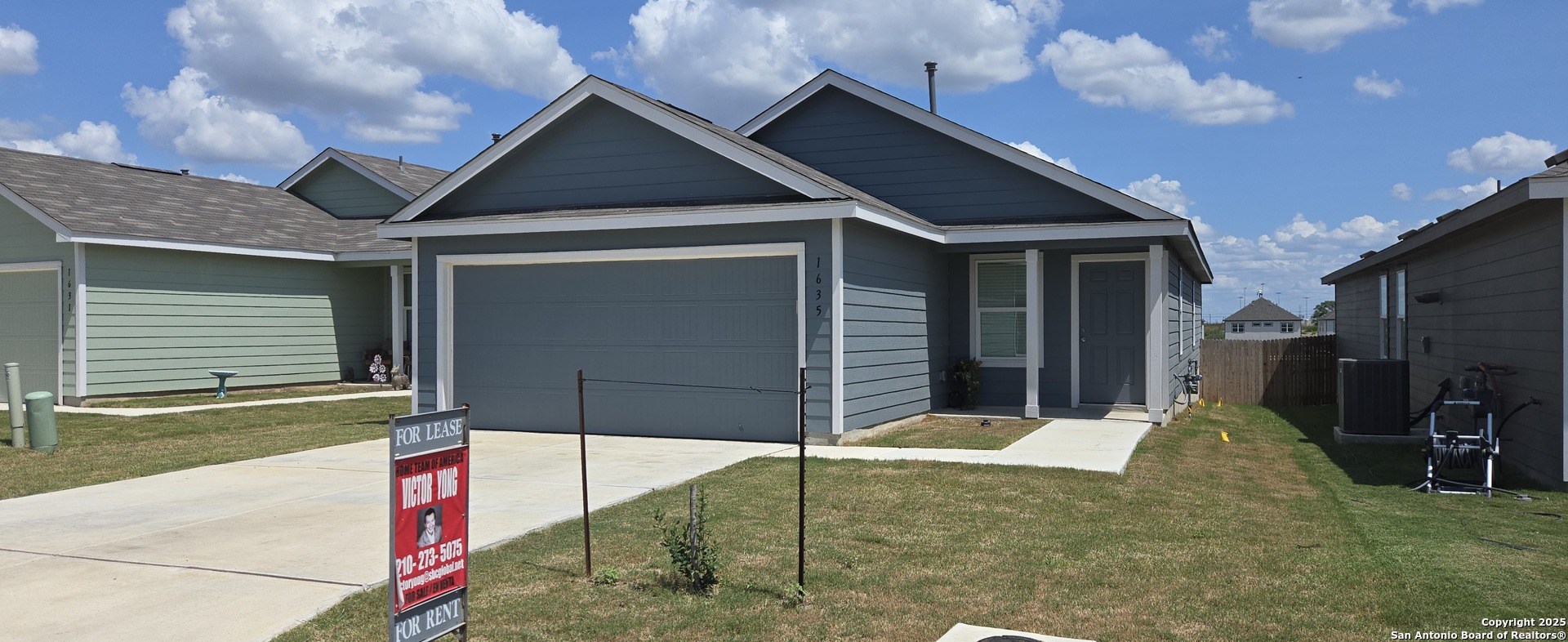 1635 Knoll Ridge New Braunfels, TX 78130 - Photo 2 of 28