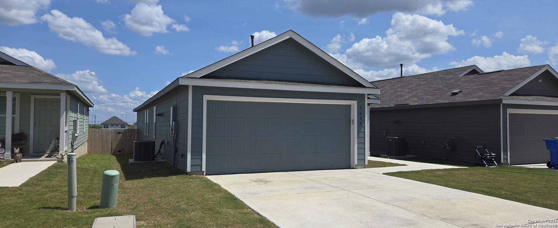 1635 Knoll Ridge New Braunfels, TX 78130 - Photo 3 of 28