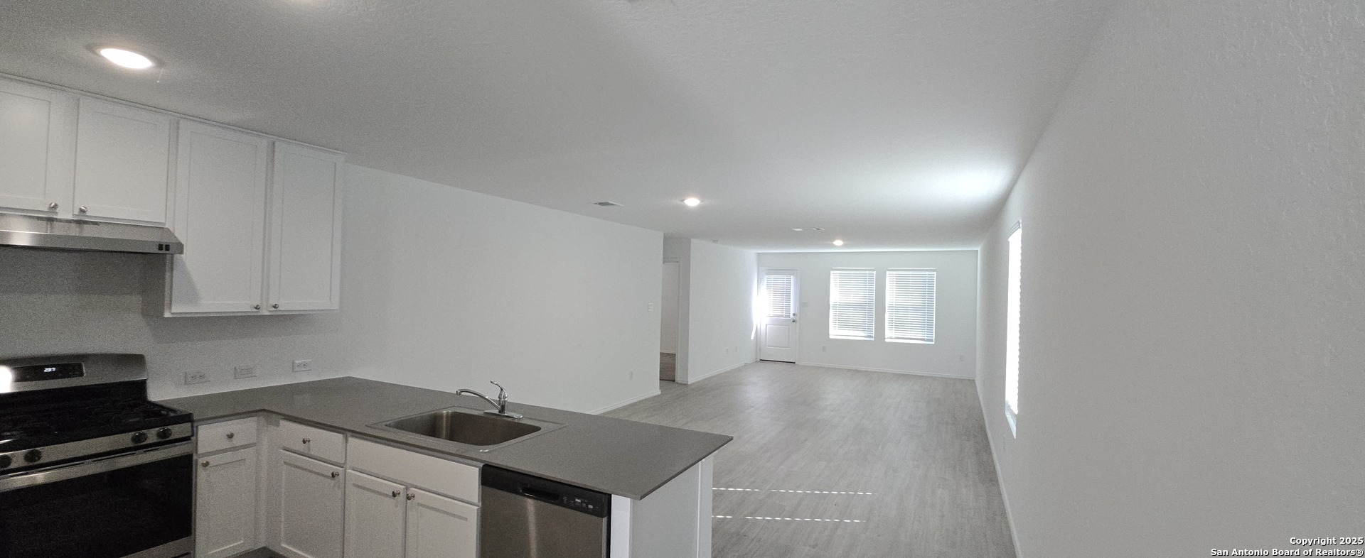 1635 Knoll Ridge New Braunfels, TX 78130 - Photo 8 of 28