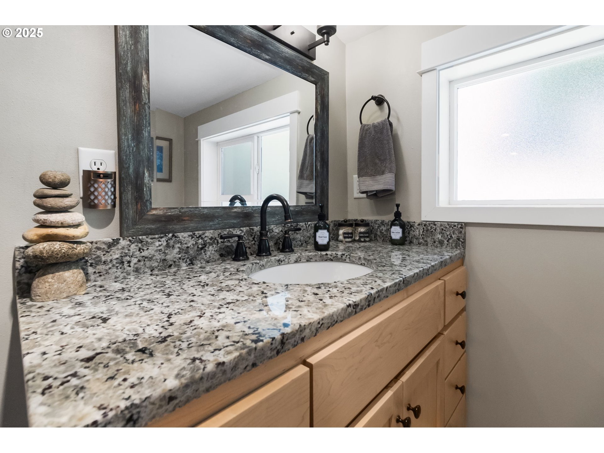 42871 Deerhorn Road Springfield, OR 97478 - Photo 33 of 48 Bathroom