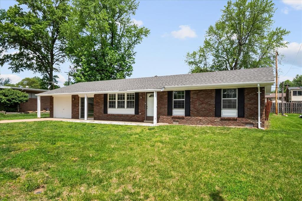 208 Aaron Drive Belleville, IL 62220 - Photo 3 of 24