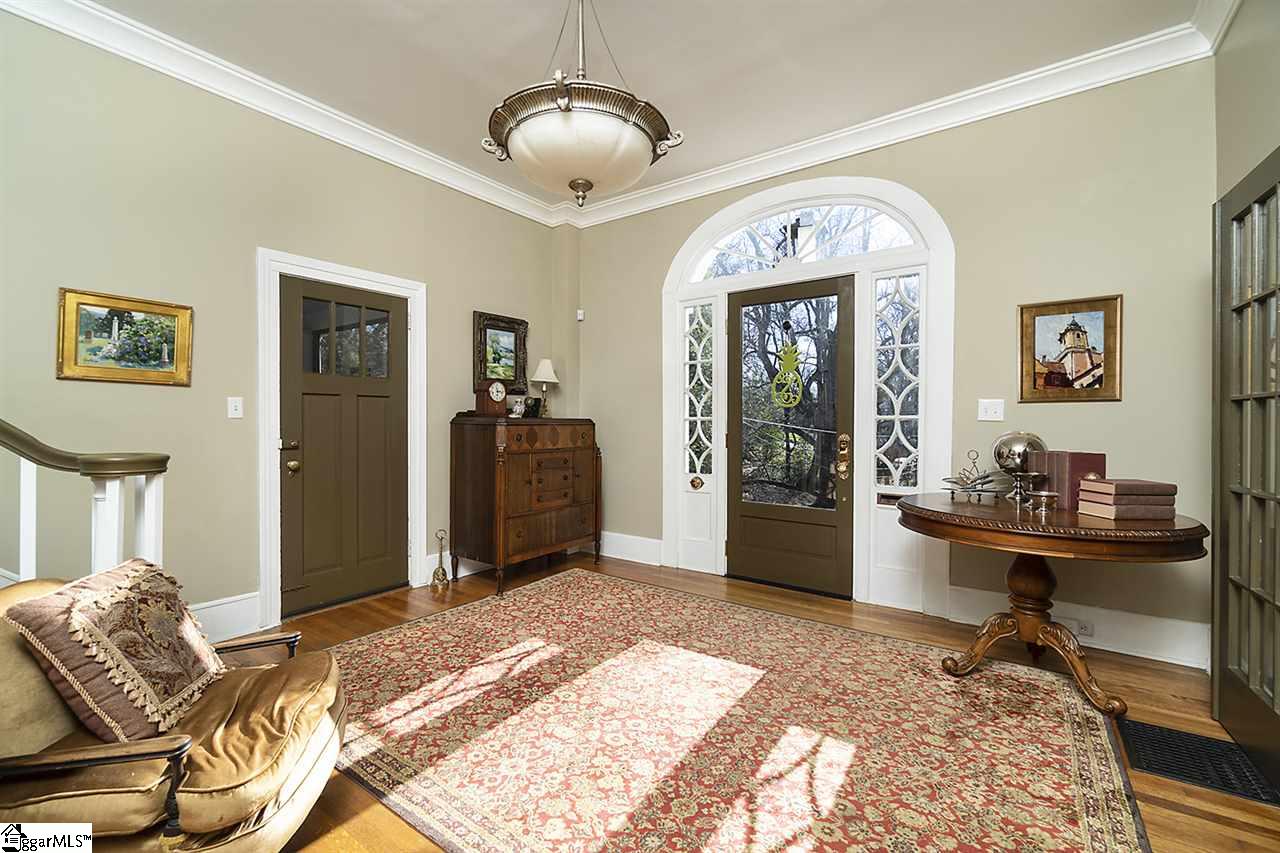 211 Walnut Street Greenville, SC 29607 - Photo 2 of 35
