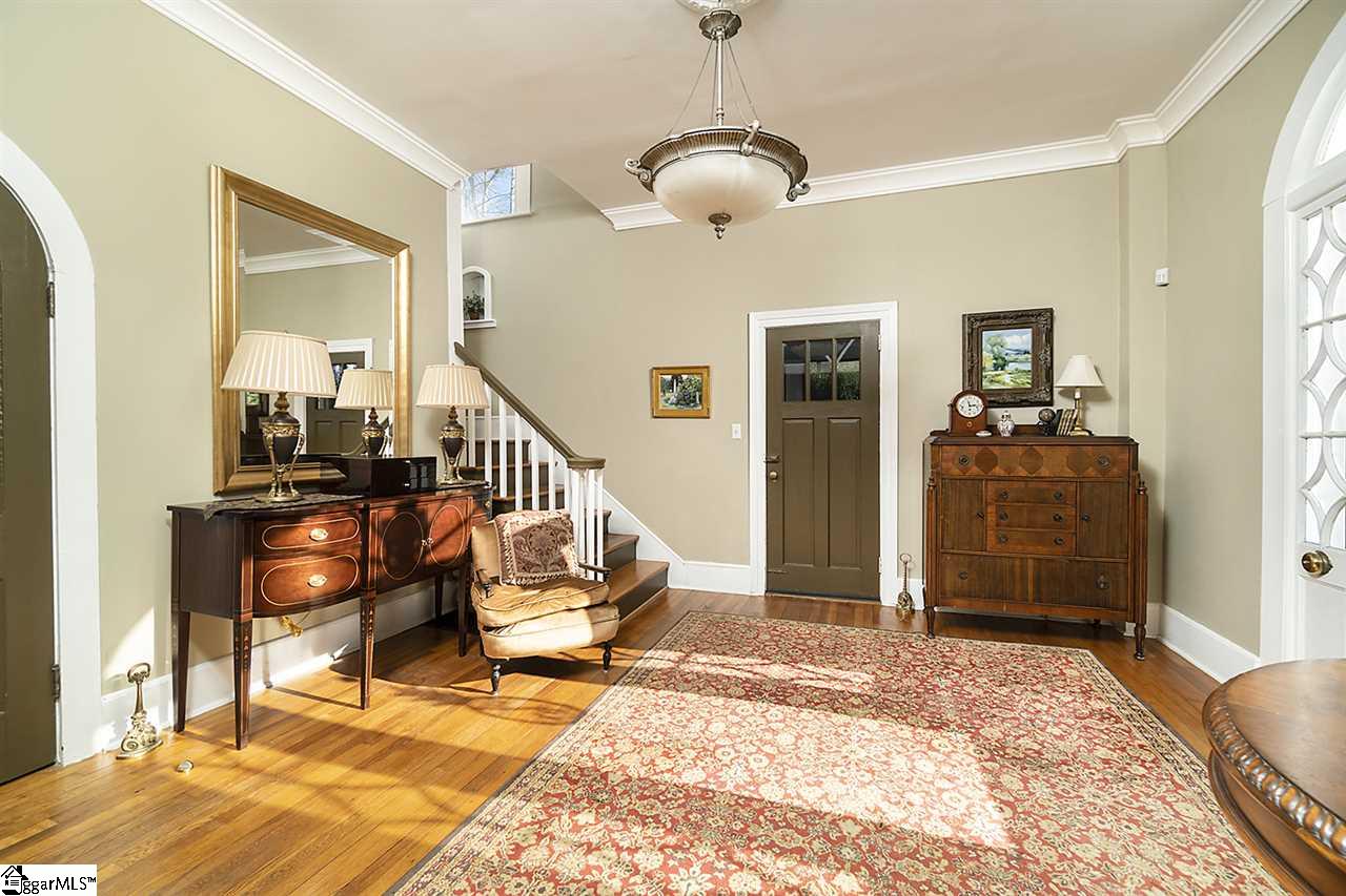 211 Walnut Street Greenville, SC 29607 - Photo 3 of 35