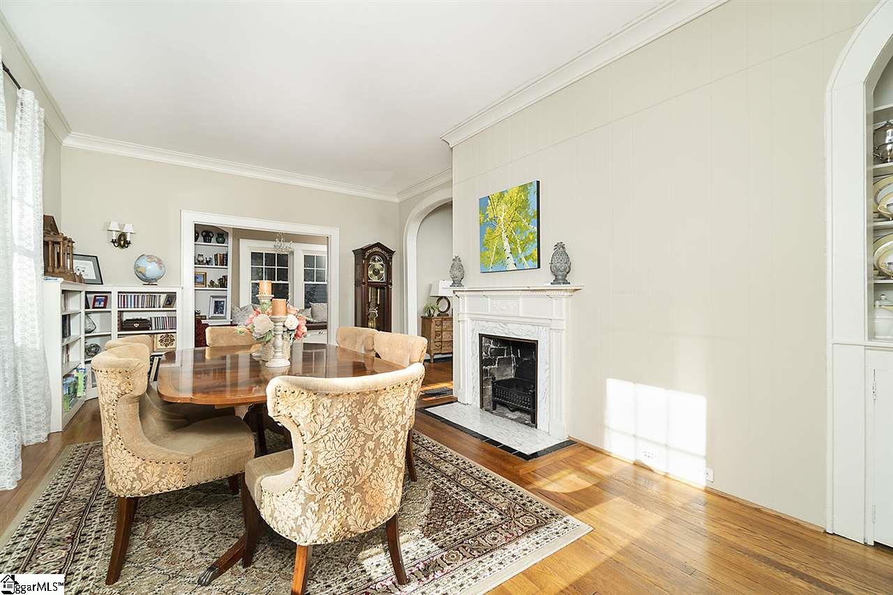 211 Walnut Street Greenville, SC 29607 - Photo 4 of 35
