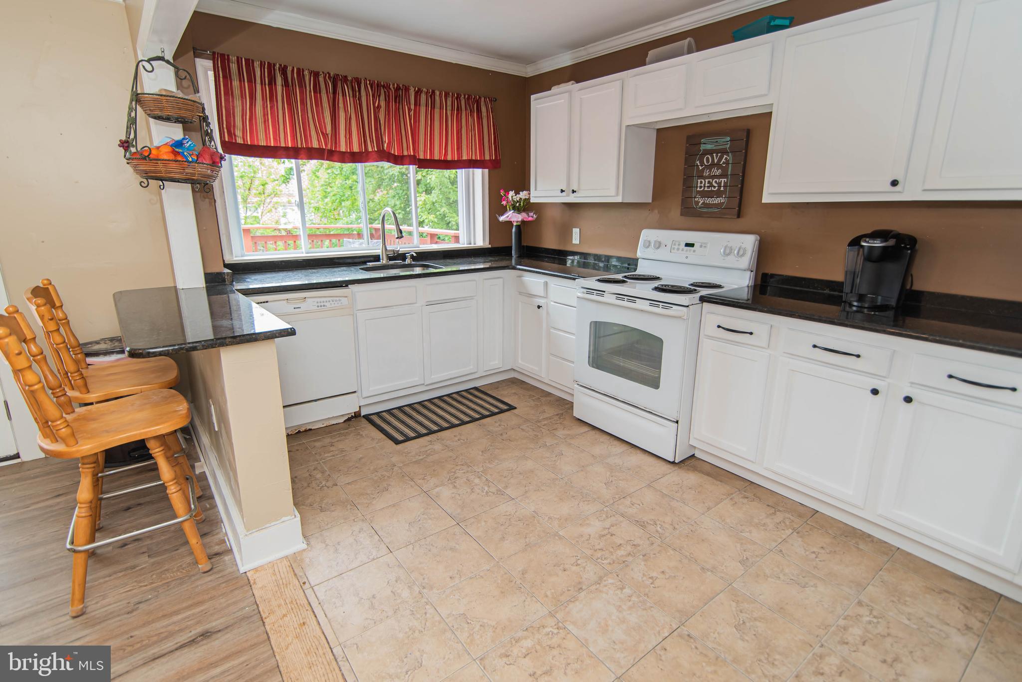 12850 Medford Road Philadelphia, PA 19154 - Photo 12 of 33 Kitchen