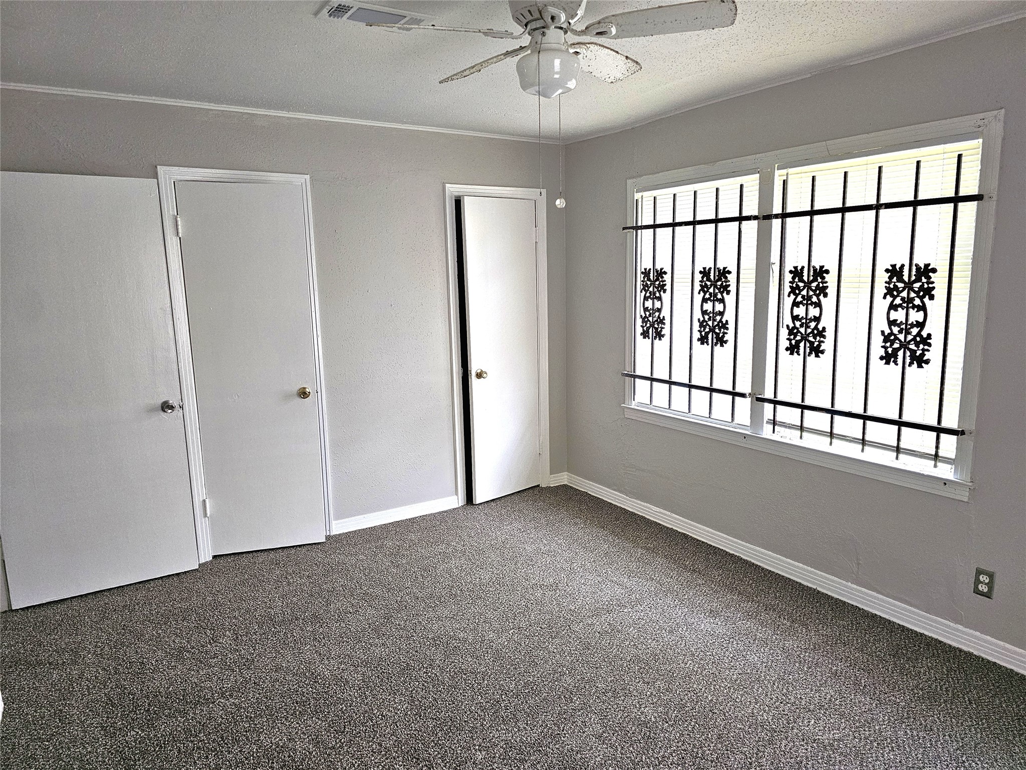 5902 Pershing Street Houston, TX 77033 - Photo 14 of 16