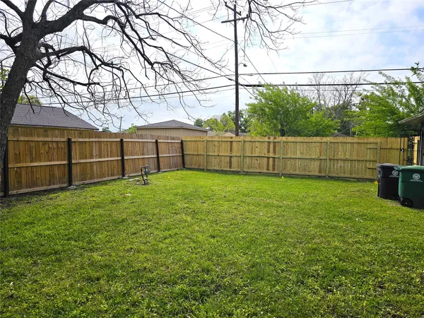 $1,295 | 5902 Pershing Street, Houston, TX 77033