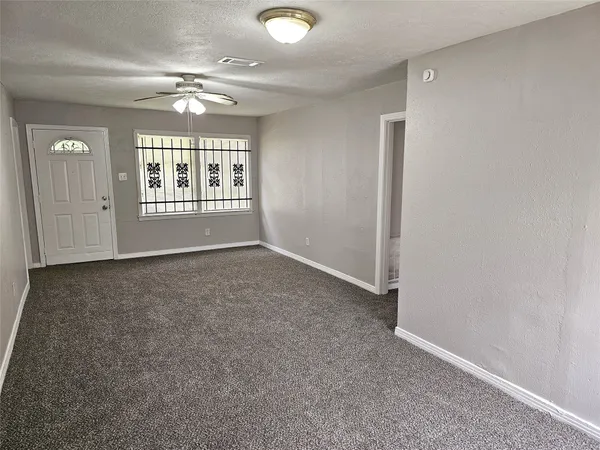 $1,295 | 5902 Pershing Street, Houston, TX 77033