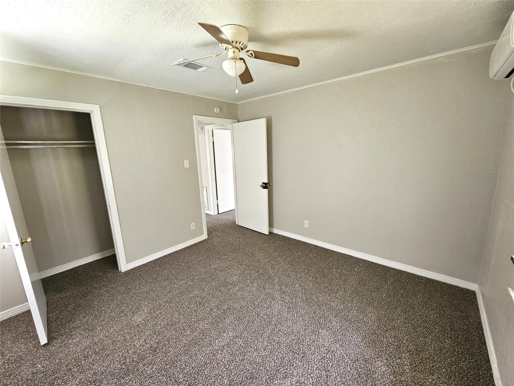 5902 Pershing Street Houston, TX 77033 - Photo 3 of 16