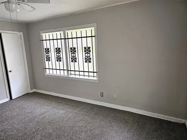 $1,295 | 5902 Pershing Street, Houston, TX 77033