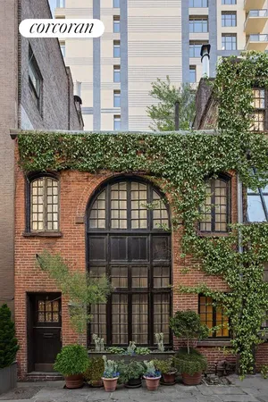 $4,000,000 | 4 Sniffen Court | Murray Hill