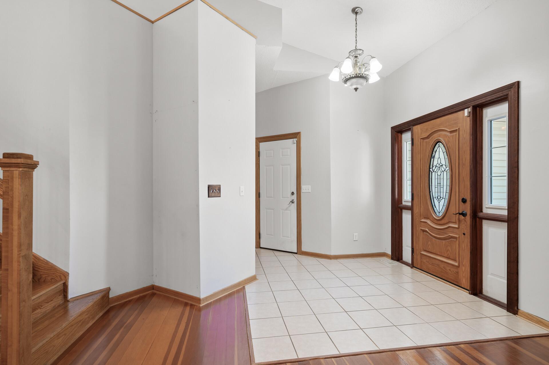 7735 Spring Lake Road Mounds View, MN 55112 - Photo 5 of 51