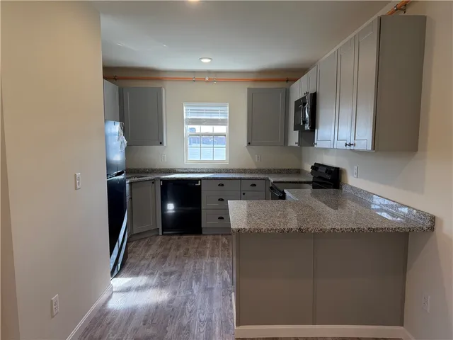 $2,400 | 327 Pine Street, Unit 3002, Pawtucket, RI 02860