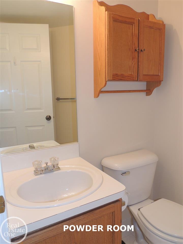 3072 High Pointe Ridge Road, Unit BLDG 11 #42 Lake Orion, MI 48359 - Photo 8 of 16