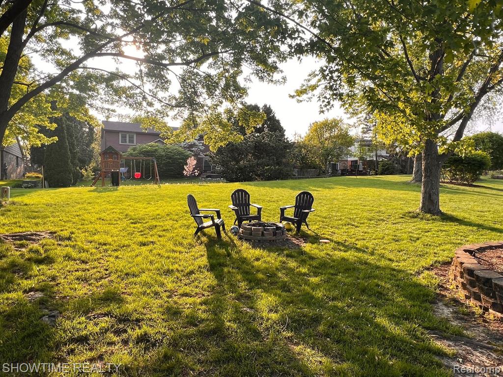 2082 Cumberland Road Rochester Hills, MI 48307 - Photo 28 of 30