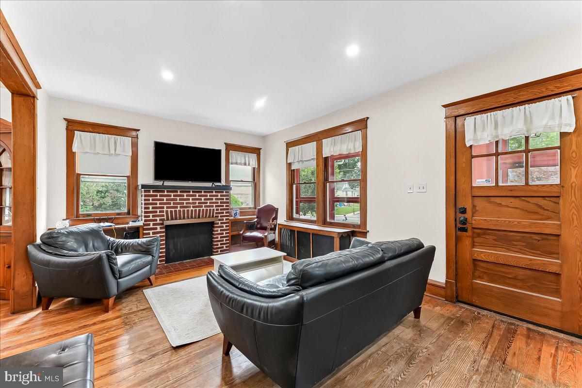 226 Rutledge Avenue Rutledge, PA 19070 - Photo 5 of 31 Gallery Image 5