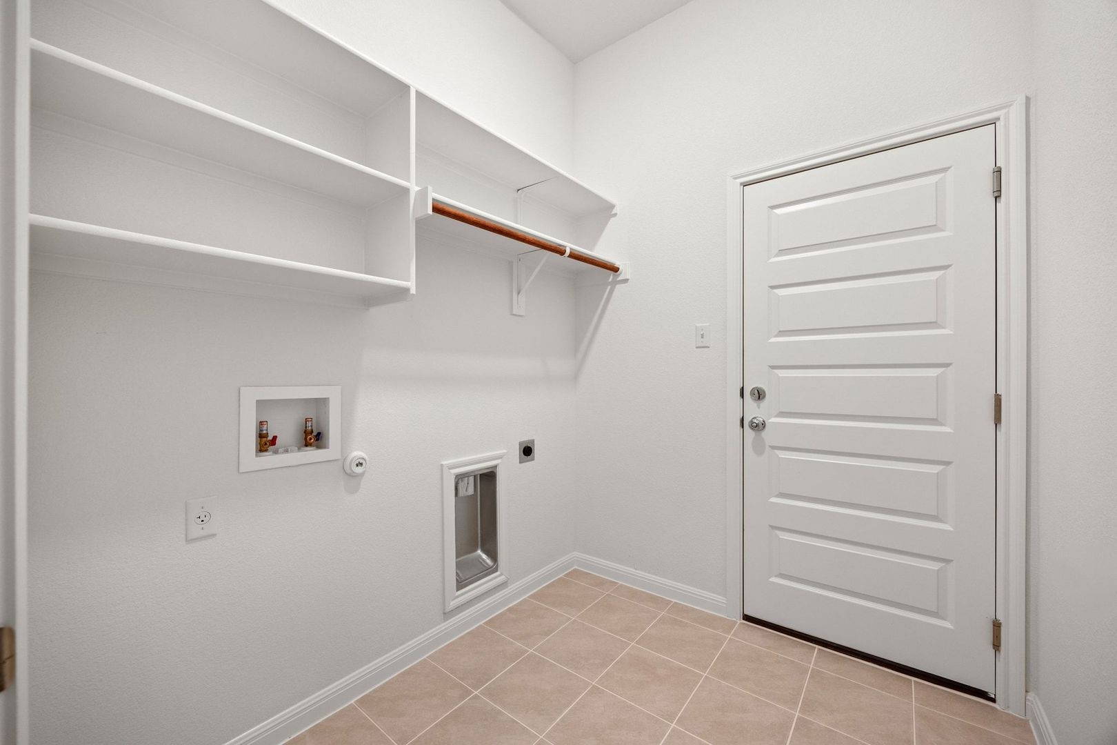 278 Bendecido Loop Elgin, TX 78621 - Photo 23 of 37 a view of an empty walk in closet