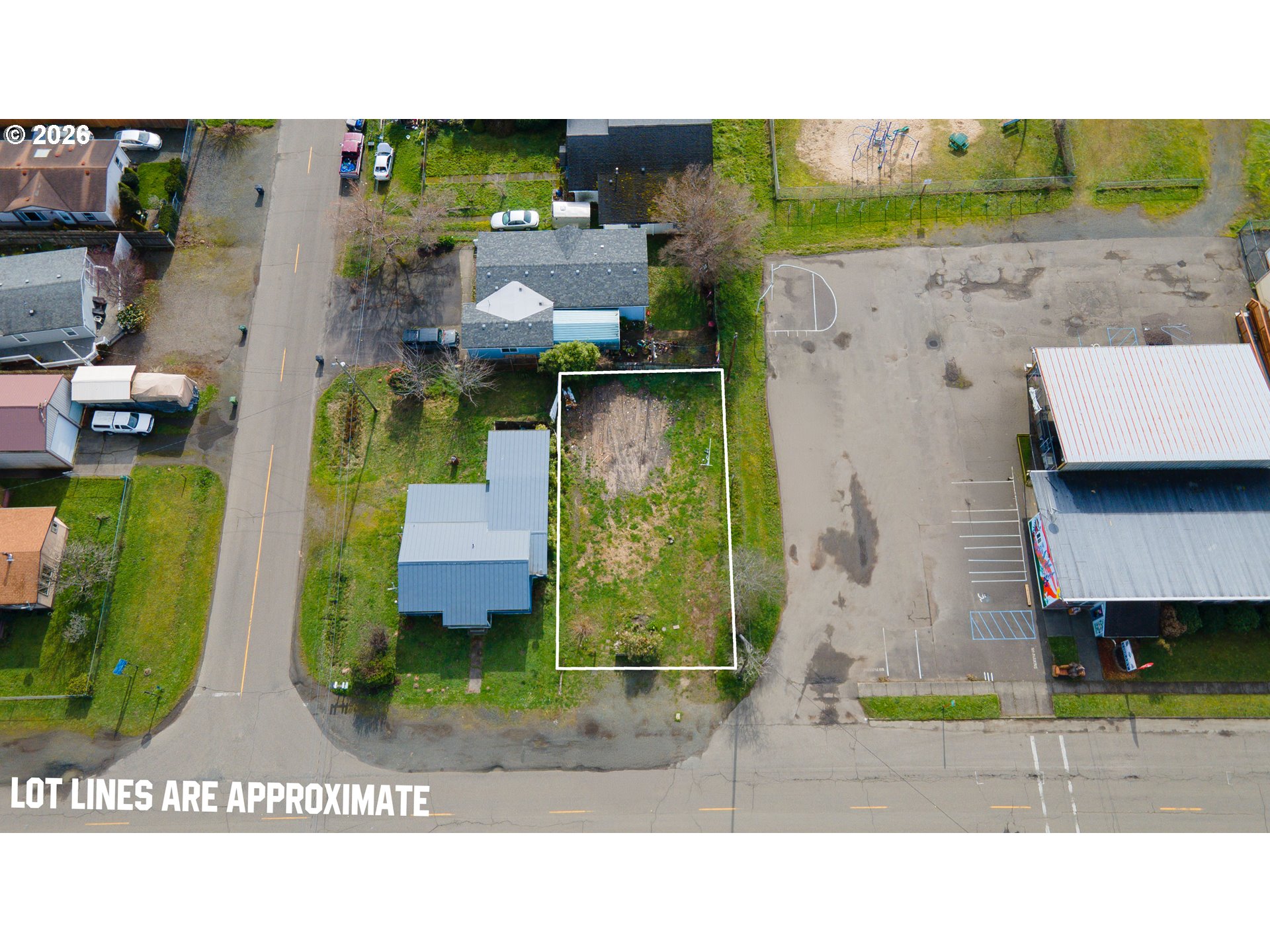 1015 North Lake Road Lakeside, OR 97449 - Photo 2 of 9