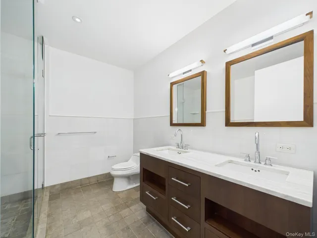$2,250,000 | 10 West End Avenue, Unit 20B | Upper West Side