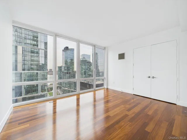 $2,250,000 | 10 West End Avenue, Unit 20B | Upper West Side