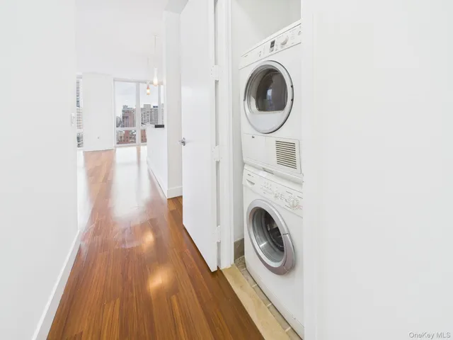 $2,250,000 | 10 West End Avenue, Unit 20B | Upper West Side