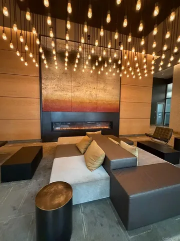 $2,250,000 | 10 West End Avenue, Unit 20B | Upper West Side