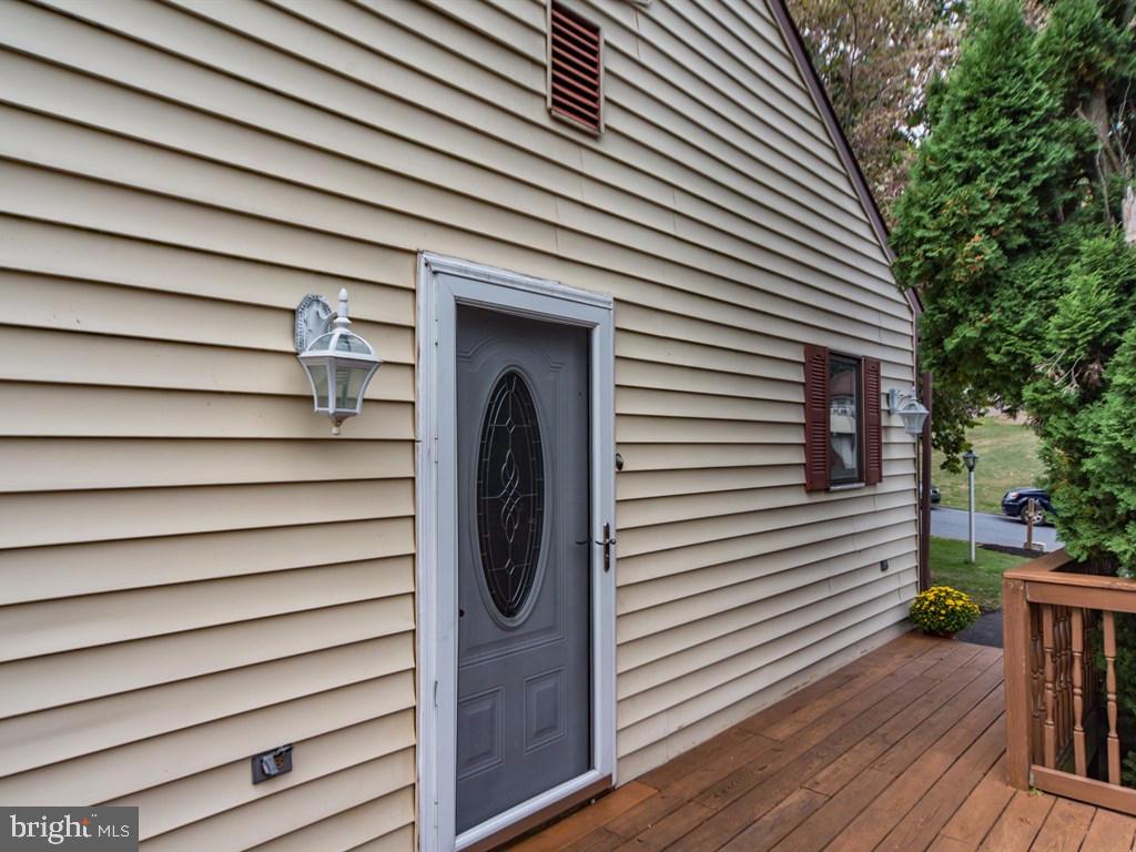 3 Lissann Lane Lititz, PA 17543 - Photo 4 of 28 Gallery Image 4