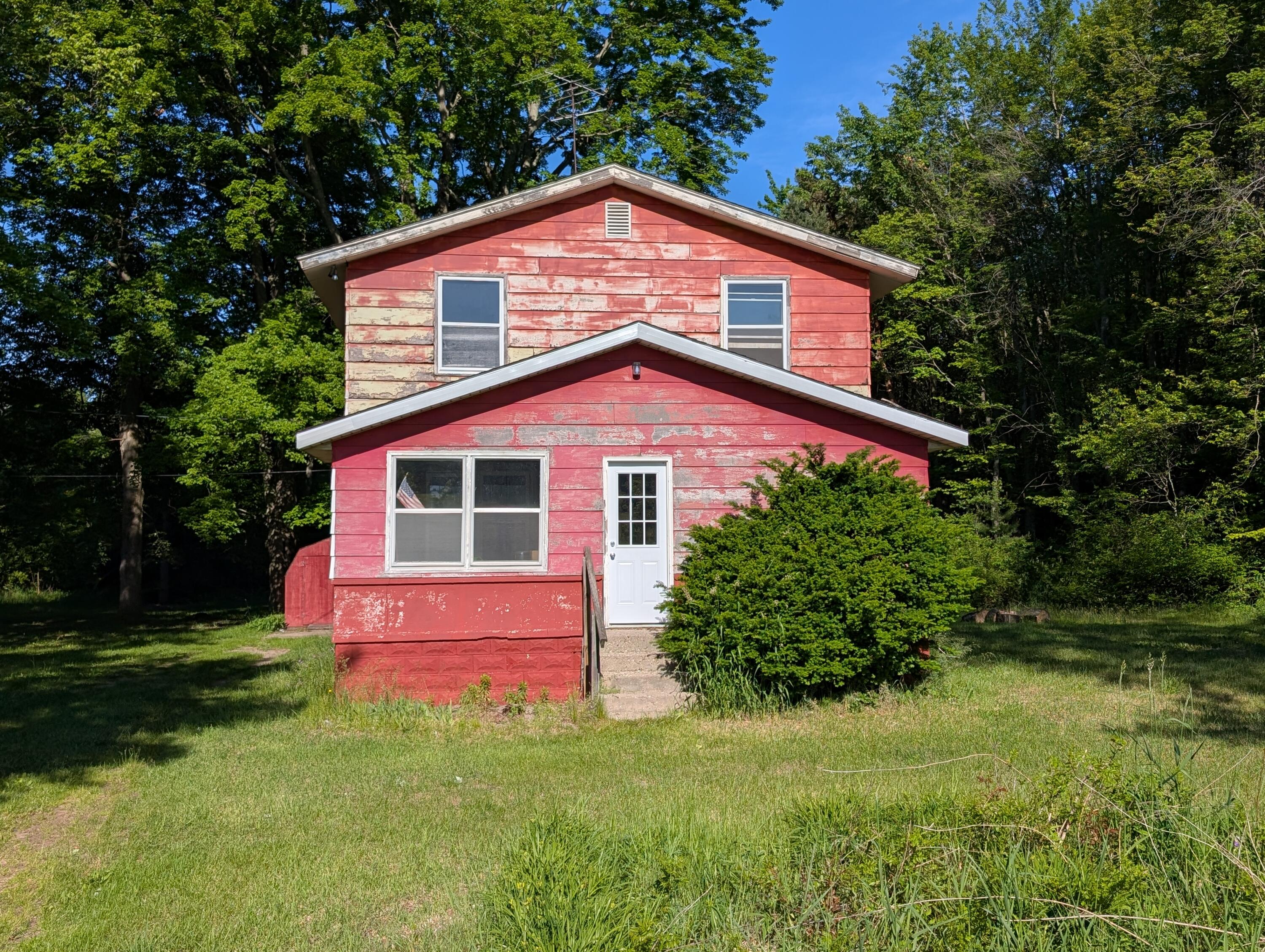 3909 Cloverville Road Fruitport, MI 49415 - Photo 3 of 37 1000008687
