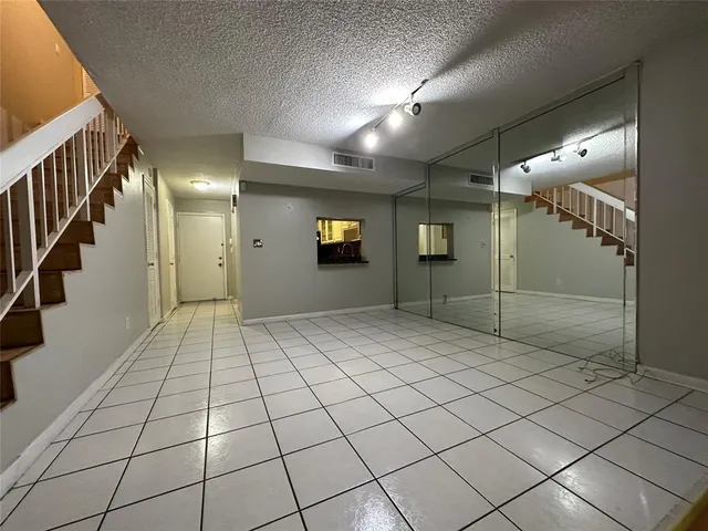 $2,000 | 6630 Racquet Club Drive, Unit 163, Lauderhill, FL 33319