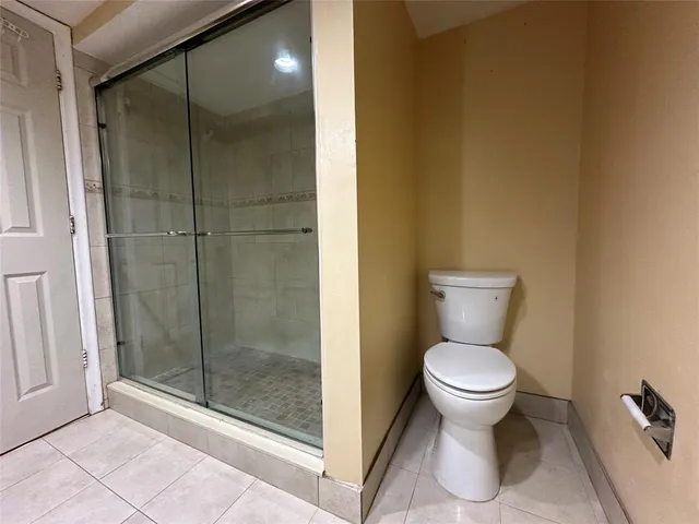 $2,000 | 6630 Racquet Club Drive, Unit 163, Lauderhill, FL 33319