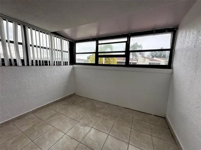 $2,000 | 6630 Racquet Club Drive, Unit 163, Lauderhill, FL 33319