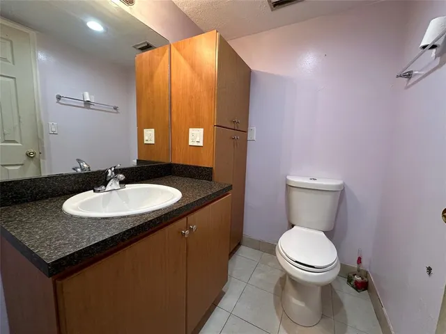 $2,000 | 6630 Racquet Club Drive, Unit 163, Lauderhill, FL 33319