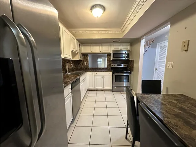 $2,000 | 6630 Racquet Club Drive, Unit 163, Lauderhill, FL 33319