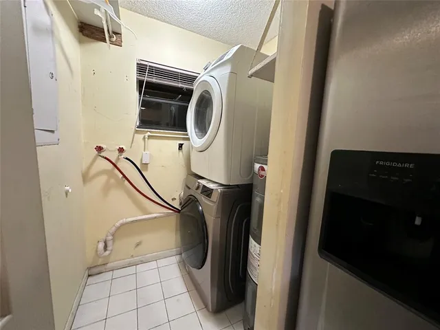 $2,000 | 6630 Racquet Club Drive, Unit 163, Lauderhill, FL 33319