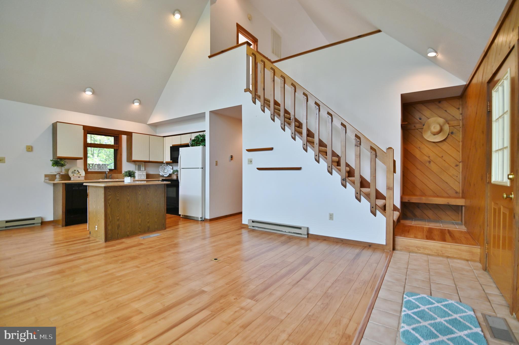 277 Anderson Road Basye, VA 22842 - Photo 12 of 57 Main Level