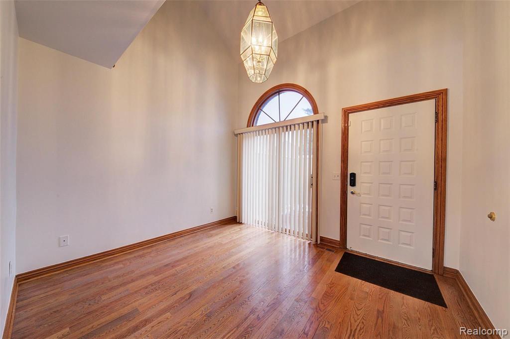 2237 Siboney Court, Unit 53 Rochester, MI 48309 - Photo 3 of 21